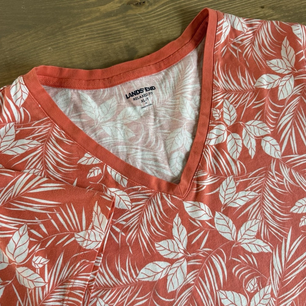 Lands End Womens XL Orange White Leaf Print V-Neck‎ Short Sleeve T-Sbirt Top